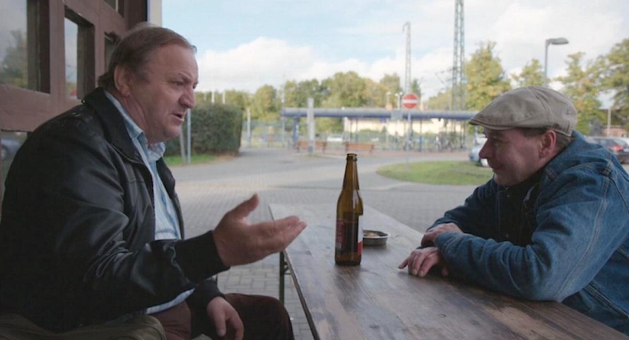Neben den Gleisen Neben den Gleisen